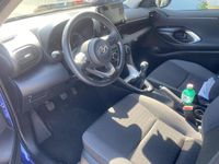 usata Toyota Yaris 1.0 5 porte Active blu abisso led