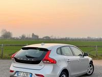 Usata Volvo V40 Kinetic 120 CV (88 kW) 2016 Grigio Berlina