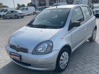 Usata Toyota Yaris 68 CV (50 kW) 2000 Grigio Berlina