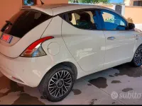 Usata Lancia Ypsilon 95 CV (69 kW) 2016 Bianco Utilitaria