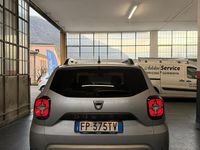 Usata Dacia Duster Prestige 110 CV (80 kW) 2018 Argento Station wagon
