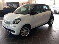 Usata Smart ForFour Passion 71 CV (52 kW) 2015 Bianco & nero Utilitaria
