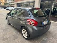 Usata Peugeot 208 Active 82 CV (60 kW) 2013 Bianco Utilitaria