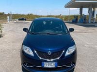 Usata Lancia Ypsilon Platinum 69 CV (50 kW) 2017 Blu Utilitaria