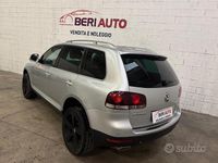 Usata VW Touareg 240 CV (176 kW) 2009 Grigio SUV
