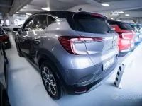Usata Renault Captur Techno 140 CV (102 kW) 2022 Grigio SUV