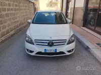 Usata Mercedes B160 Executive 90 CV (66 kW) 2014 Bianco Utilitaria