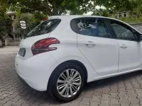 Usata Peugeot 208 Active 102 CV (75 kW) 2019 Bianco Utilitaria