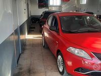 Usata Lancia Ypsilon 69 CV (50 kW) 2015 Rosso Utilitaria