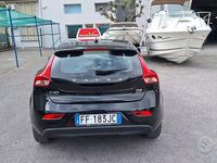 Usata Volvo V40 Kinetic 120 CV (88 kW) 2016 Nero Berlina