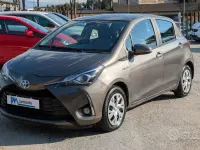 Usata Toyota Yaris Hybrid 72 CV (52 kW) 2019 Grigio Berlina