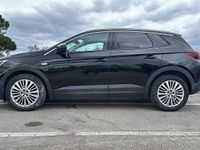 Käytetty Opel Grandland X Innovation 131 HP (96 kW) 2018 Musta Katumaasturi