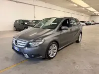 Usata Mercedes B180 Executive 109 CV (80 kW) 2012 Grigio Utilitaria