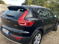 Usata Volvo XC40 Momentum 211 CV (155 kW) 2020 Nero SUV
