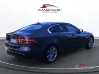Usata Jaguar XE Prestige 179 CV (131 kW) 2015 Grigio Berlina