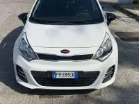 Usata Kia Rio 90 CV (66 kW) 2015 Bianco Berlina