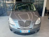 Usata Lancia Musa Gold 95 CV (69 kW) 2011 Bronzo Monovolume