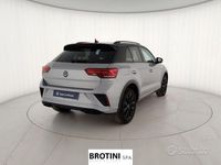 Usata VW T-Roc R-line 110 CV (80 kW) 2024 Grigio SUV