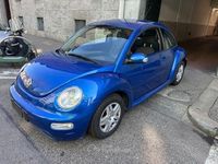 Usata VW New Beetle 75 CV (55 kW) 2005 Blu Utilitaria