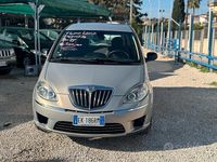 Usata Lancia Musa 95 CV (69 kW) 2011 Grigio Monovolume
