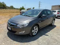 Usata Opel Astra 115 CV (84 kW) 2011 Grigio Berlina