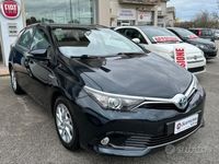 usata Toyota Auris Hybrid 