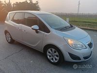 Usata Opel Meriva 100 CV (73 kW) 2013 Grigio Monovolume