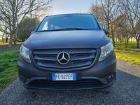 Usata Mercedes Vito 190 CV (139 kW) 2015 Nero wrappato Furgone