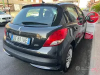 Usata Peugeot 207 70 CV (51 kW) 2011 Nero Berlina