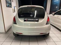 Usata Lancia Ypsilon Silver 69 CV (50 kW) 2016 Bianco Utilitaria