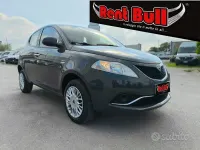 Usata Lancia Ypsilon 85 CV (62 kW) 2016 Grigio Utilitaria