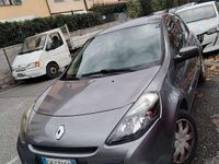 Usata Renault Clio III Dynamique 75 CV (55 kW) 2012 Grigio Berlina