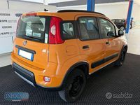 Usata Fiat Panda 4x4 85 CV (62 kW) 2020 Orange pastello Utilitaria