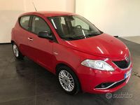 Usata Lancia Ypsilon Gold 69 CV (50 kW) 2017 Rosso Utilitaria