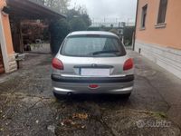 usata Peugeot 206 benz 75Cv ok neopatentati