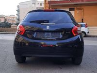 Usata Peugeot 208 Active 68 CV (50 kW) 2012 Nero Utilitaria
