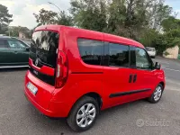 Usata Fiat Doblò Lounge 95 CV (69 kW) 2015 Rosso Monovolume