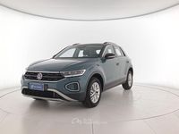 Usata VW T-Roc Life 150 CV (110 kW) 2024 Petroleum blue metallizzato ne SUV