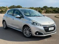 Usata Peugeot 208 Allure 100 CV (73 kW) 2017 Grigio Utilitaria