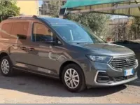 Usata Ford Tourneo 122 CV (89 kW) 2025 Grigio Furgone