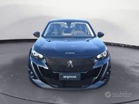 Usata Peugeot 2008 Active 131 CV (96 kW) 2021 Nero SUV
