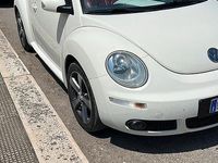 Usata VW New Beetle 105 CV (77 kW) 2007 Bianco Utilitaria
