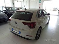 Usata VW Polo Life 95 CV (69 kW) 2023 Beige Utilitaria