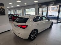 Usata Mercedes A180 135 CV (99 kW) 2023 Bianco Berlina