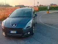 Usata Peugeot 5008 115 CV (84 kW) 2014 Monovolume