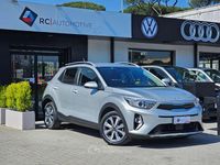 Usata Kia Stonic Style 84 CV (61 kW) 2022 Argento SUV