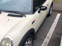 Begagnad Mini ONE 90 HK (66 kW) 2003 Halvkombi