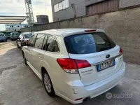Usata Subaru Legacy 150 CV (110 kW) 2013 Bianco Station wagon