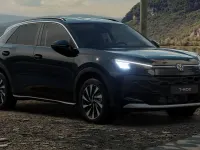 Nuova VW T-Roc Life 115 CV (84 kW) 2026 Grenadill black metallizzato SUV