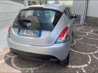 Usata Lancia Ypsilon Silver 69 CV (50 kW) 2021 Argento Utilitaria